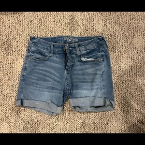Arizona jean shorts! Size 1. Only worn once.